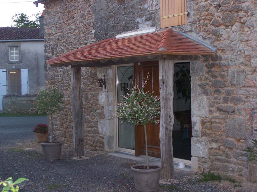 Porche en tuile plate - PLANCHOT Couverture Vendée